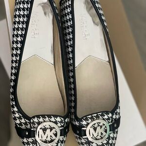 Michael Kors Houndstooth Flats with MK Logo
